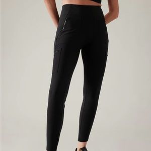 Athleta Headlands Hybrid cargo pants 12